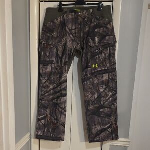 Under Armour Men's Cargo Pants - Camouflage and Olive